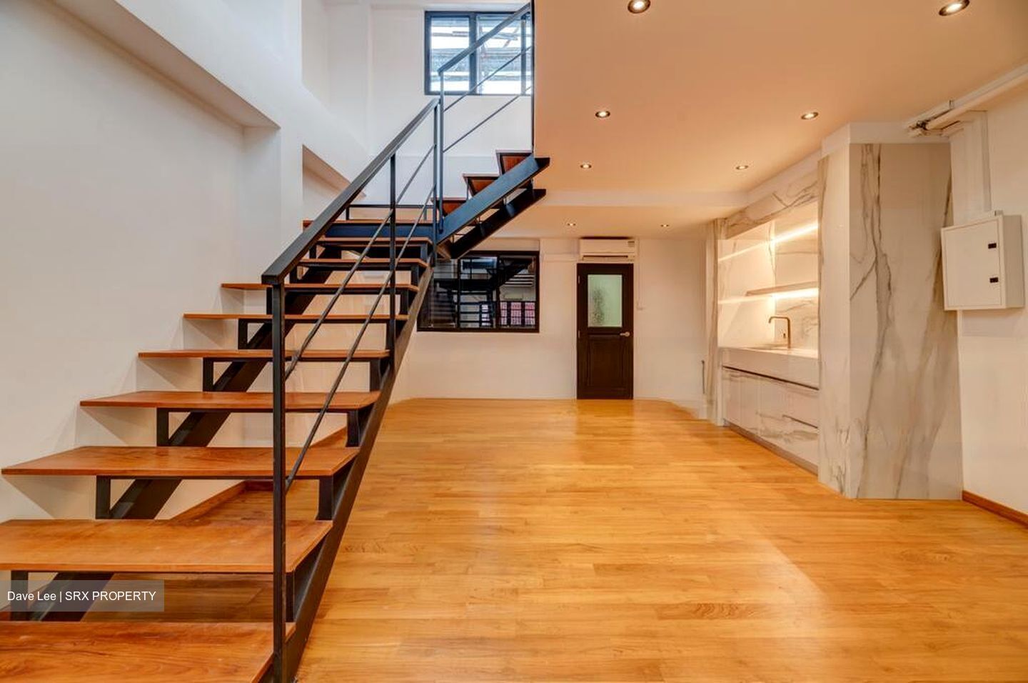 Hongkong Street (D1), Office #457922051